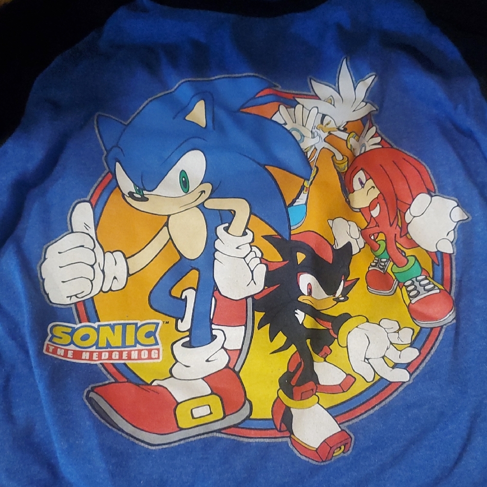 Sonic The HEDGEGOG shirt